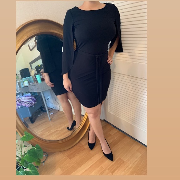 Black dress - Picture 2 of 5